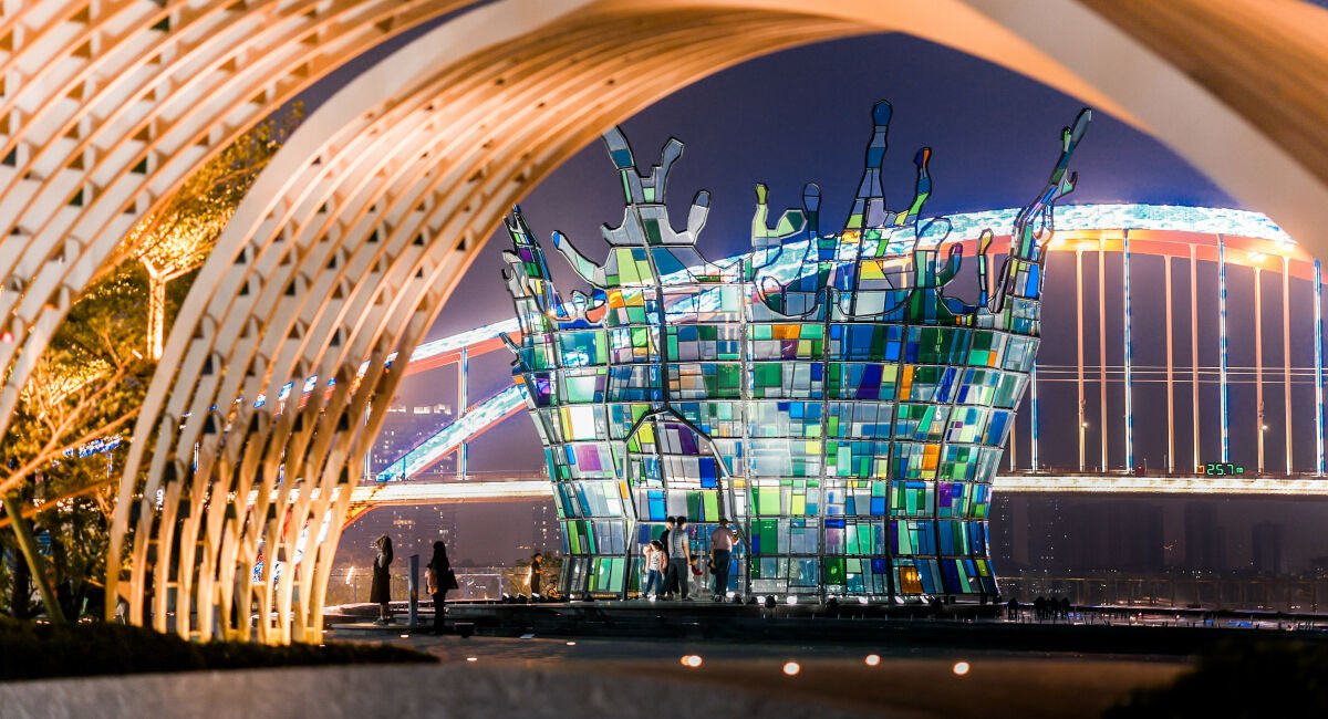 Tom Fruin - Crown of Foshan - UAP Urban Art Projects - UAP